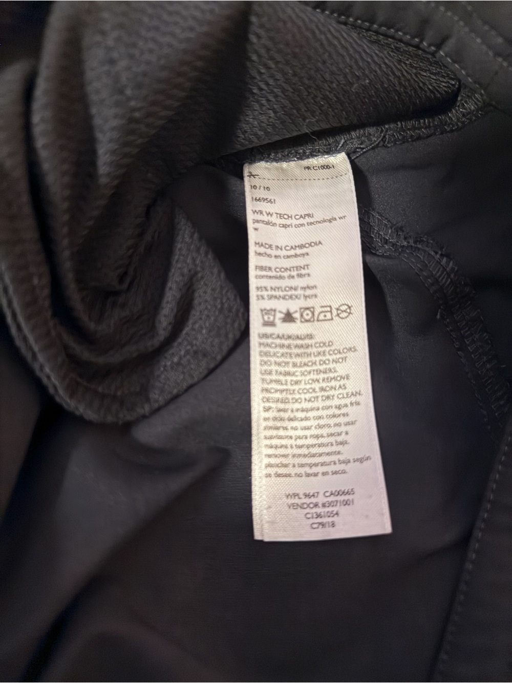 Eddie Bauer Women’s Black Cargo Capri Pants - Picture 5 of 5